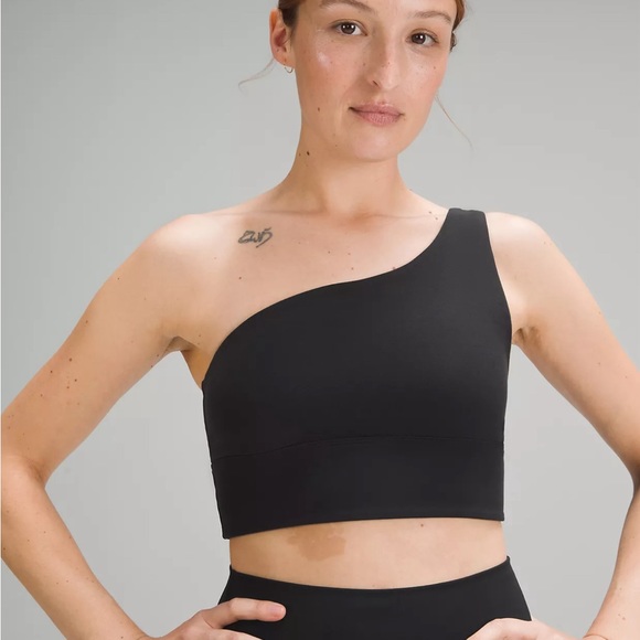 lululemon Align™ Asymmetrical Bra
Light Support, C/D Cup - Black - Picture 4 of 6